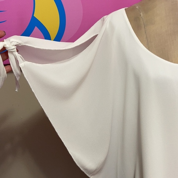 Torrid White Crepe Tunic Top - Picture 4 of 10